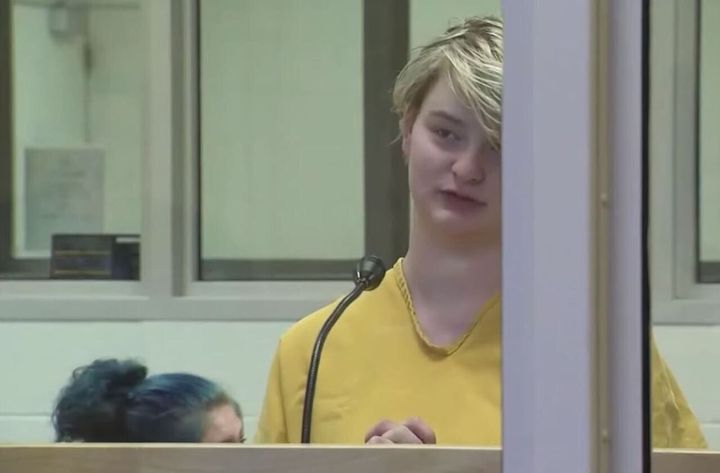 Η Ντενάλι Μπρέμερ κατηγορείται για δολοφονία πρώτου βαθμού και διακίνηση παιδικής πορνογραφίας. 