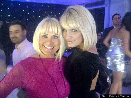 Towie S Sam Faiers Shows Off New Blonde Bob Huffpost Uk