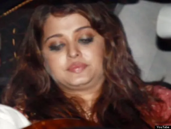 Aiswarya Rai Porn Photos Videos - Aishwarya Rai, Bollywood Star Criticised For Baby Weight Gain (PICTURES,  VIDEO) | HuffPost UK News