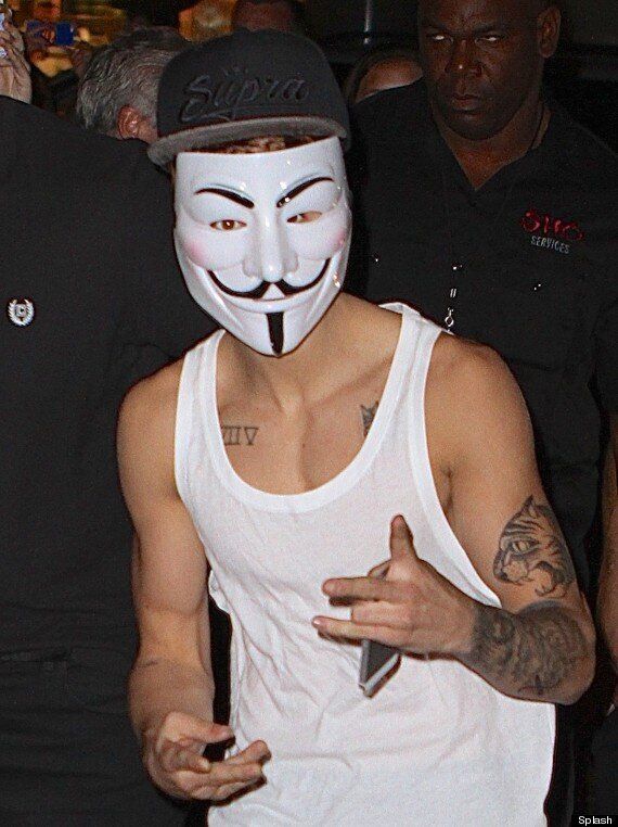 Justin Bieber Gives Us (And His Fans) A Fright In A &#39;V For Vendetta&#39; Mask (PICTURES) | HuffPost UK