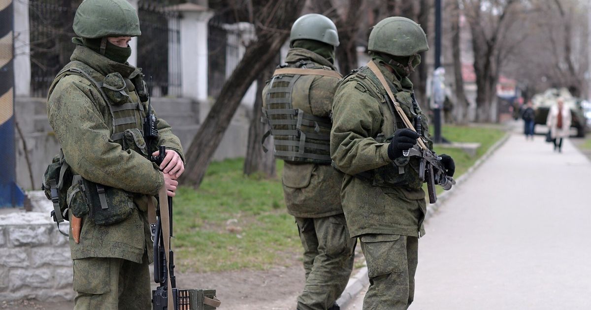 Crimea: 'Shots Fired' As Ukrainian Base Stormed By Russian Troops ...