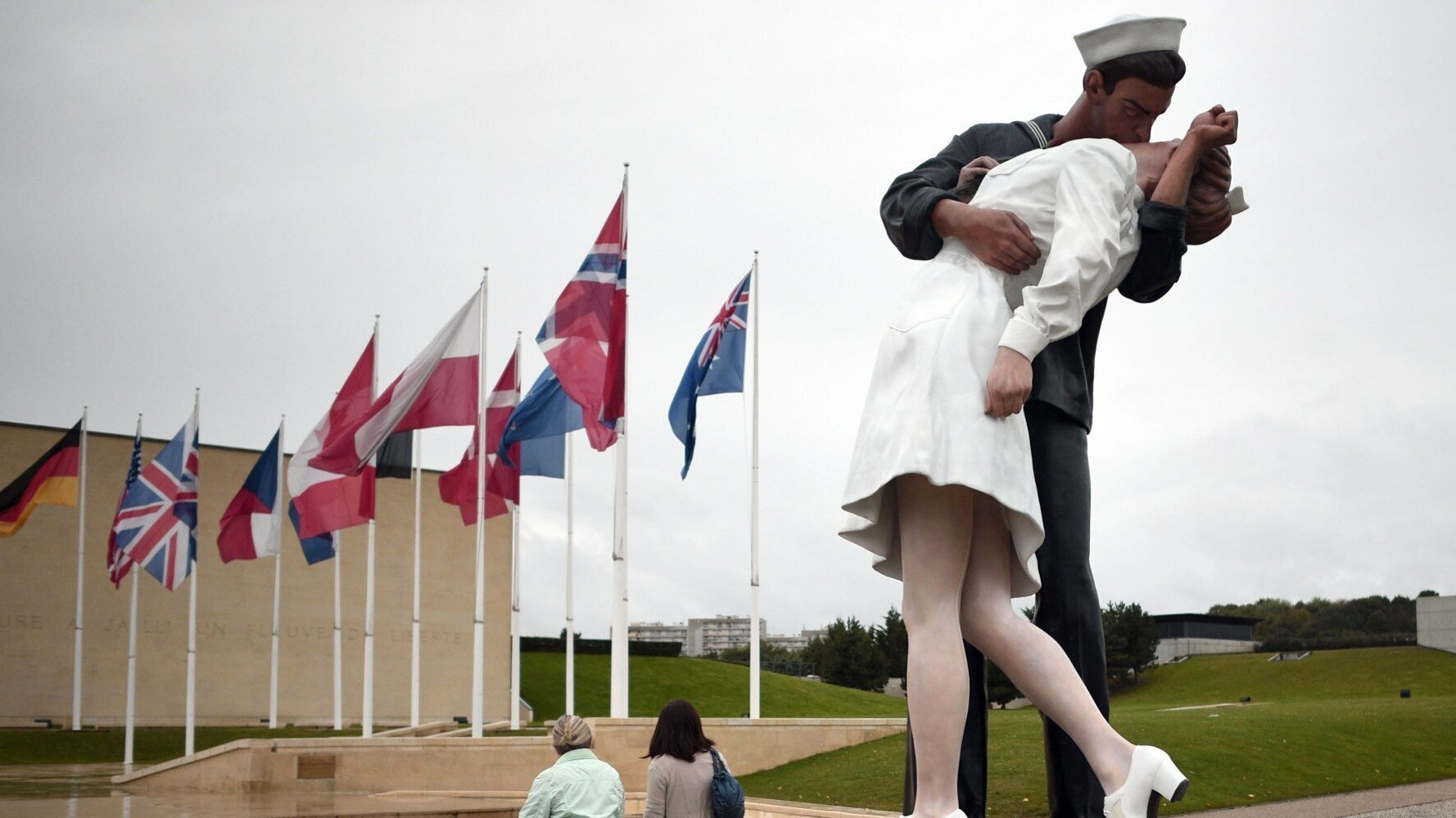 Cara Delevingne & Ashley Benson Kiss In Saint Tropez