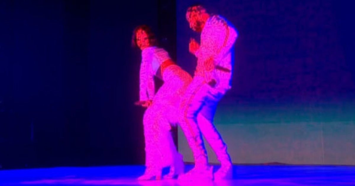 Brit Awards 2016 Rihanna And Drake Get Steamy With Work Performance Video Huffpost Uk