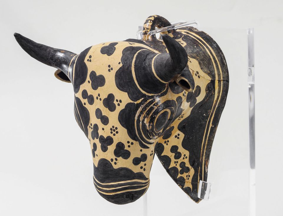 DIALOGUE 4_ANTIQUITY  Πήλινο ρυτό σε σχήμα κεφαλής ταύρου. Κνωσός, περ. 1450-1375 π.Χ. © ΥΠΠΟΑ/Αρχαιολογικό Μουσείο Ηρακλείου. Φωτογραφία: Ιωάννης Παπαδάκης-Πλουμίδης.