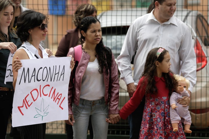 No Brasil, 6.789 pacientes já receberam aval da Justiça para importar medicamentos a base da <i>Cannabis.</i>