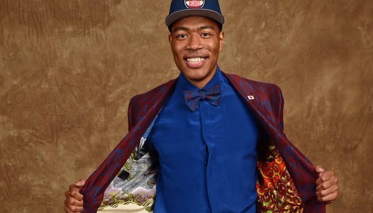 母の日本、父のベナン。八村塁はルーツをジャケットの裏地で表現した