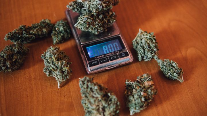 <p>Less than one percent of state and local drug arrests involve amounts over a kilogram.</p>