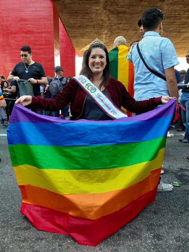 Luciana Trindade brinca ao dizer que frequentava a Parada âdesde quando precisava ficar no meio...