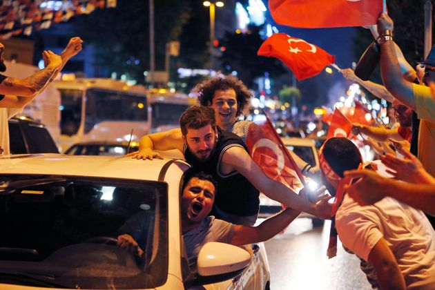 «Η Τουρκική Δημοκρατία ζει», «Πλήγμα για Ερντογάν» - Τα διεθνή ΜΜΕ για τη νίκη