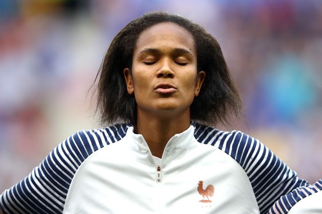 A francesa Wendie Renard é a terceira jogadora de futebol mais bem paga do