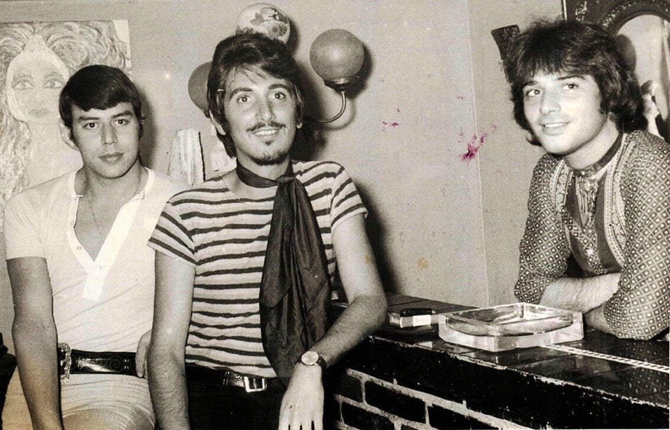 Ram&oacute;n Cadenas junto a otros asiduos al Pasaje