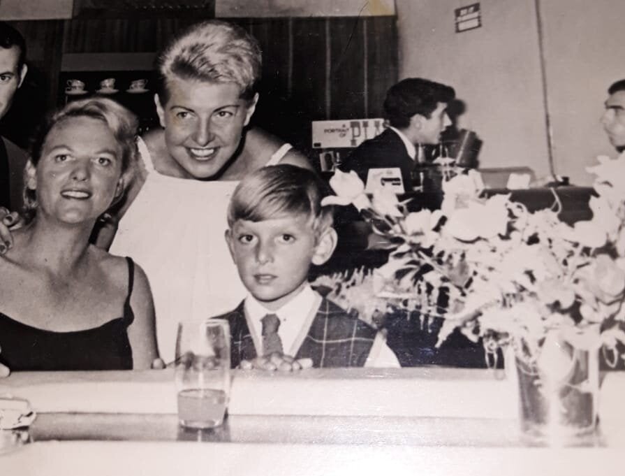 Pía Beck con su esposa Marga Samsonovski y su hijo, Gino Felleman.