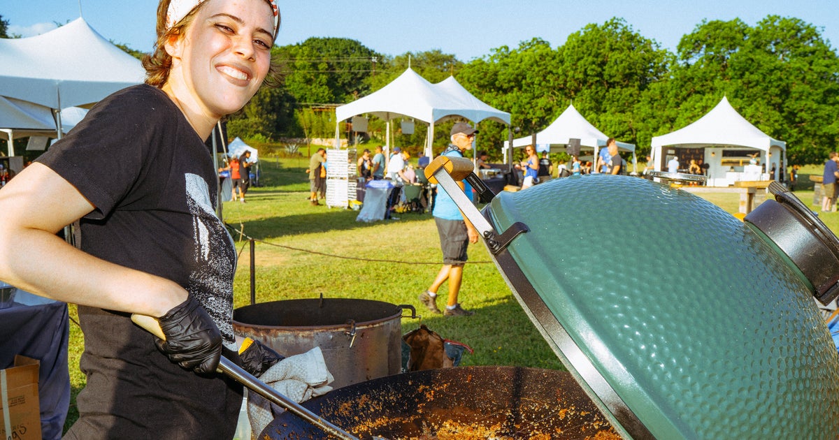 How To Host The Best Cookout Ever, According To Barbecue Experts ...