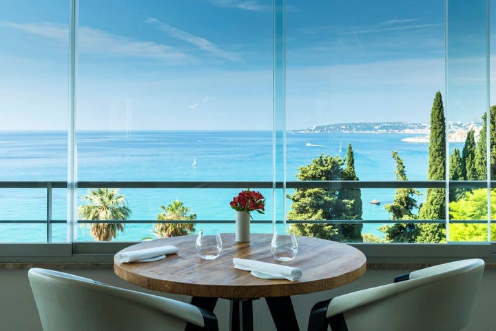 Imagina comer alguns dos saborosos pratos acima apreciando esta vista...