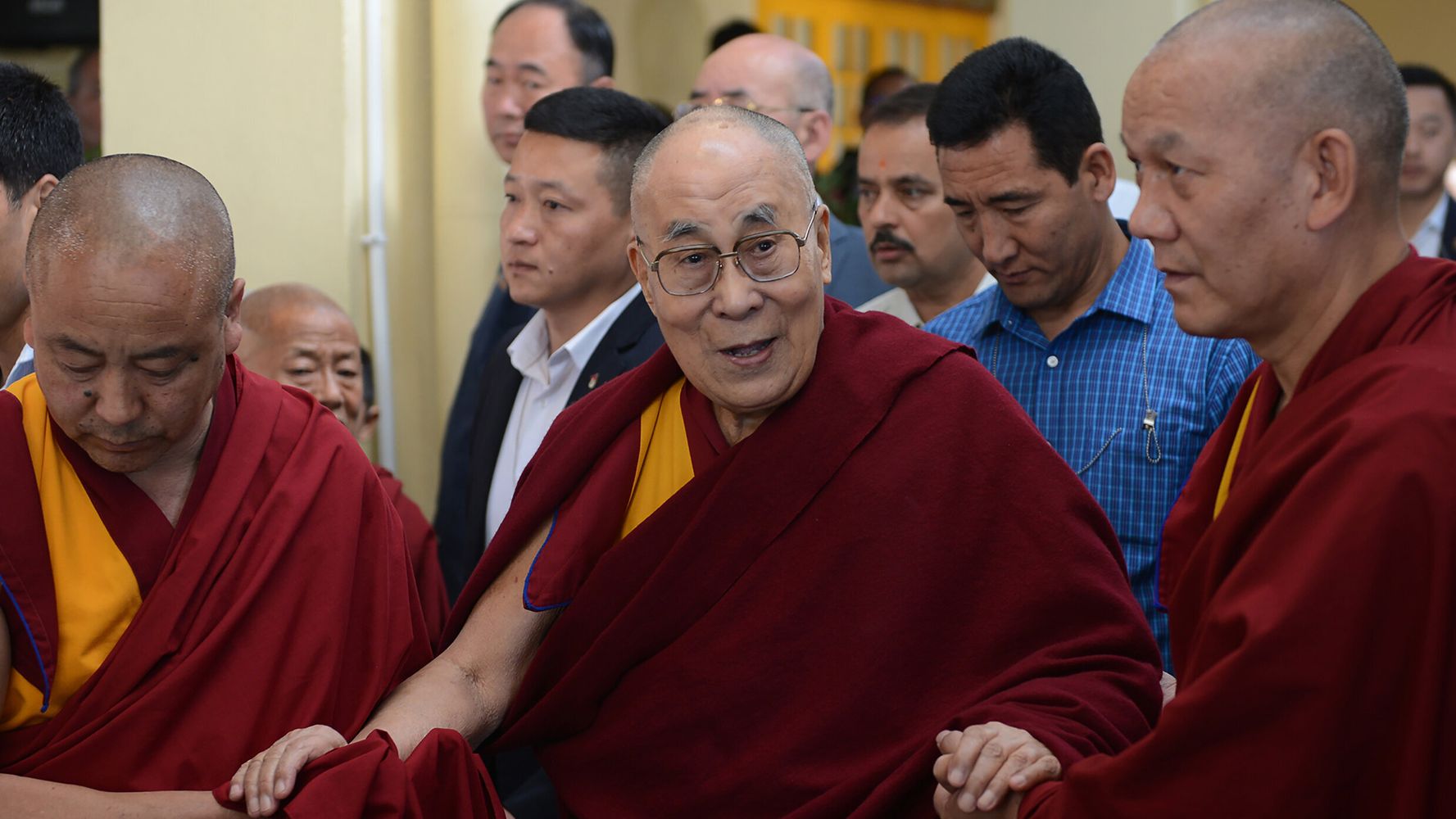 The Dalai Lama Thinks A Female Successor Should Be Attractive And Doesn ...