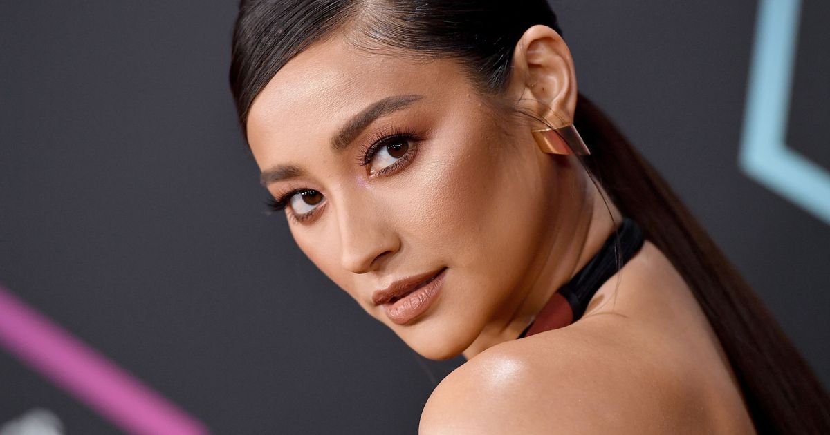 Shay Mitchell Surprises Fans With Pregnancy Announcement In Stunning Photo Huffpost Entertainment 0893