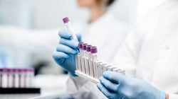Un complejo medicalizador industrial que gobierna sin control la