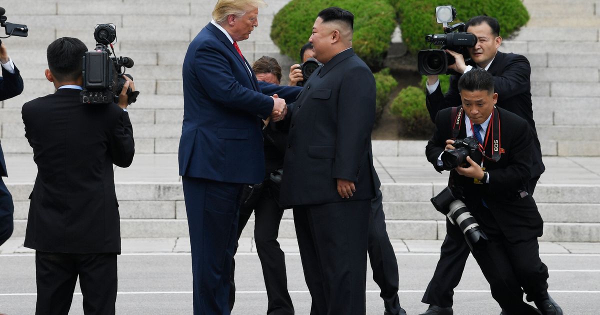 2020 Democrats Slam Trump's Meet With Kim Jong Un As Mere Photo Op