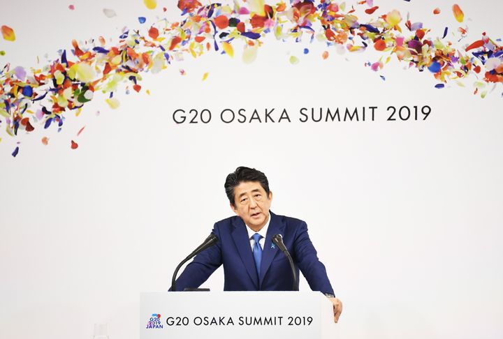 G20でスピーチをする安倍首相
