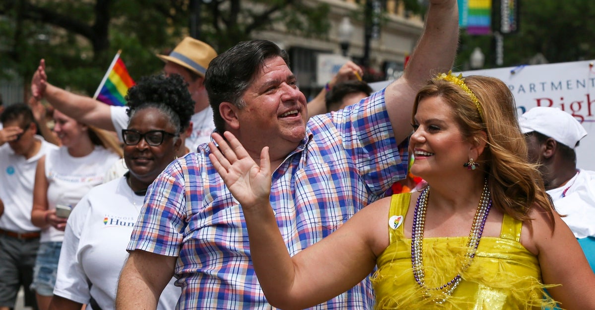 Illinois Governor Signs Order Protecting Transgender Students ...