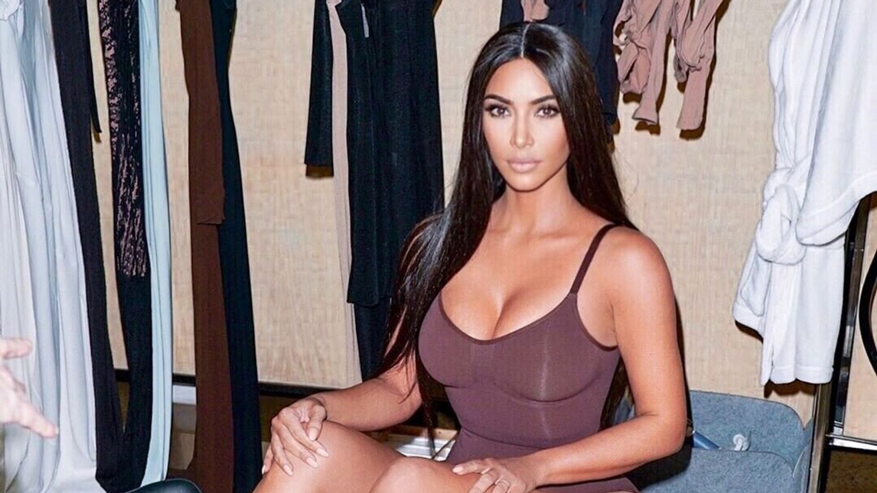 Kim Kardashian Change Le Nom De Sa Marque Kimono Apres Les Critiques Le Huffpost