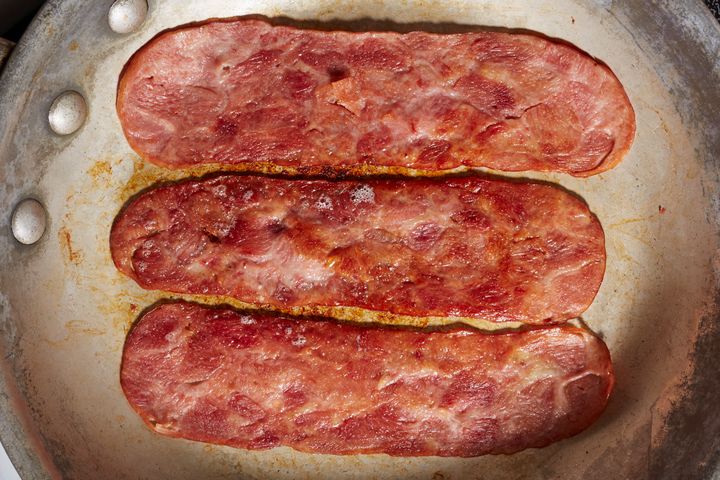 Turkey bacon has less sodium than classic bacon. But it's still not particularly healthy, experts say.