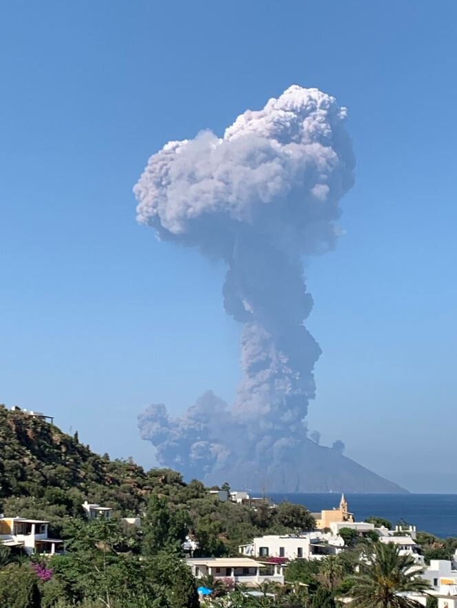 Stromboli Volcano: One Dead As Eruption On Italian Island Leaves ...