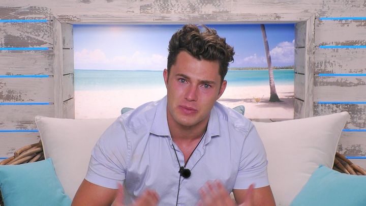 Curtis cried in the Beach Hut after breaking Amy's heart