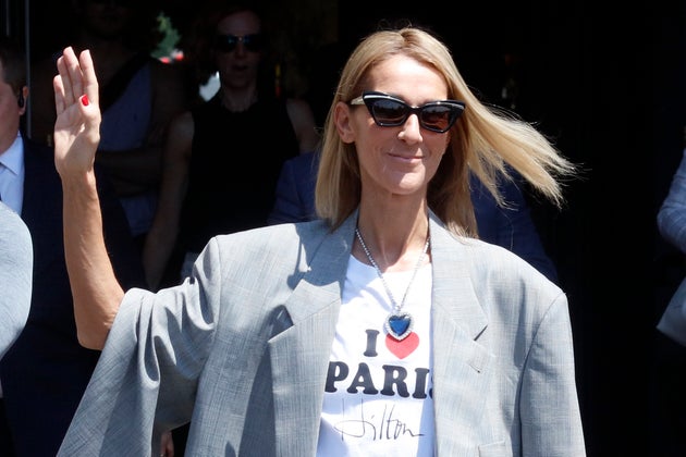 CÃ©line Dion s'affiche avec le collier de 