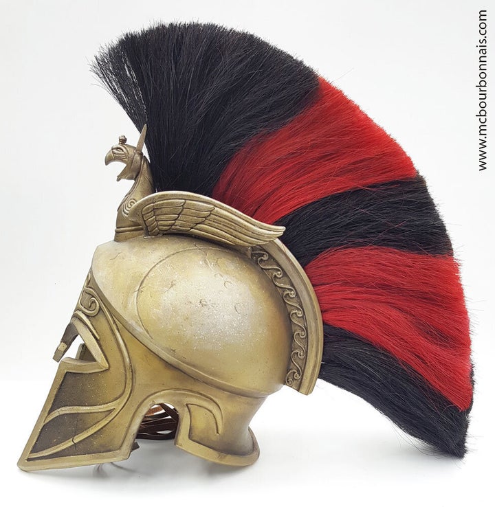 Casque de l’hoplite grec d’<em>Assassin’s Creed Odyssey</em>, avec du crin de cheval véritable.