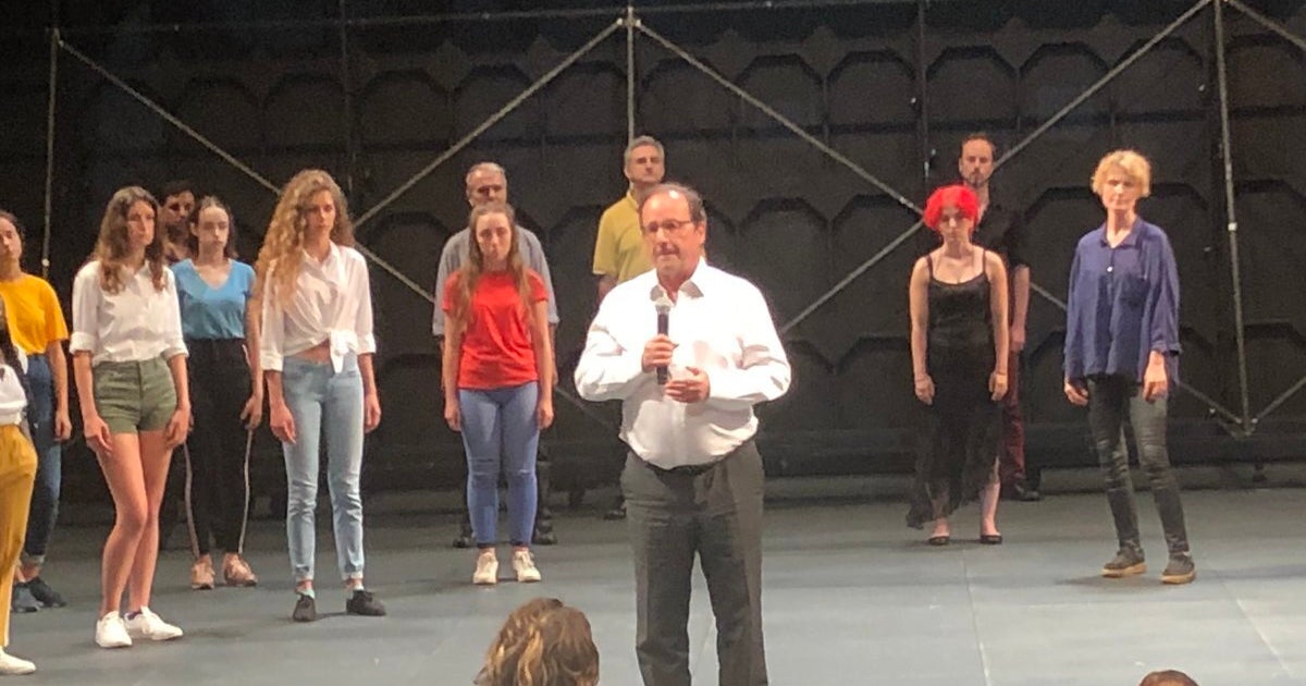 Au festival d'Avignon, François Hollande s'est brièvement reconverti en acteur - Le HuffPost