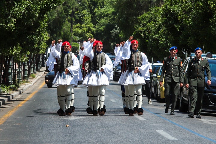 Η Προεδρική Φρουρά επί της υποδοχής.