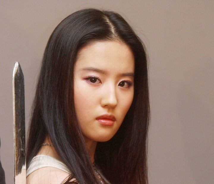 7 Things You Should Know About Liu Yifei The Star Of Disney S ‘mulan Huffpost Entertainment