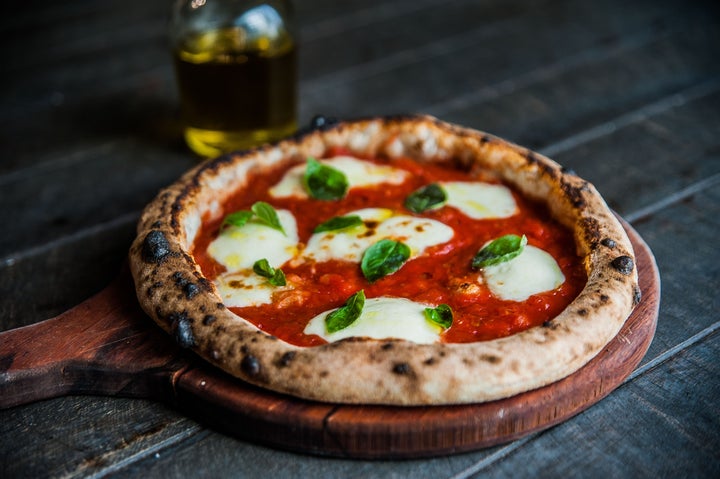 A pizza napolitana do Fôrno, restaurante de comida casual no centro de São Paulo, famoso por suas redondas.