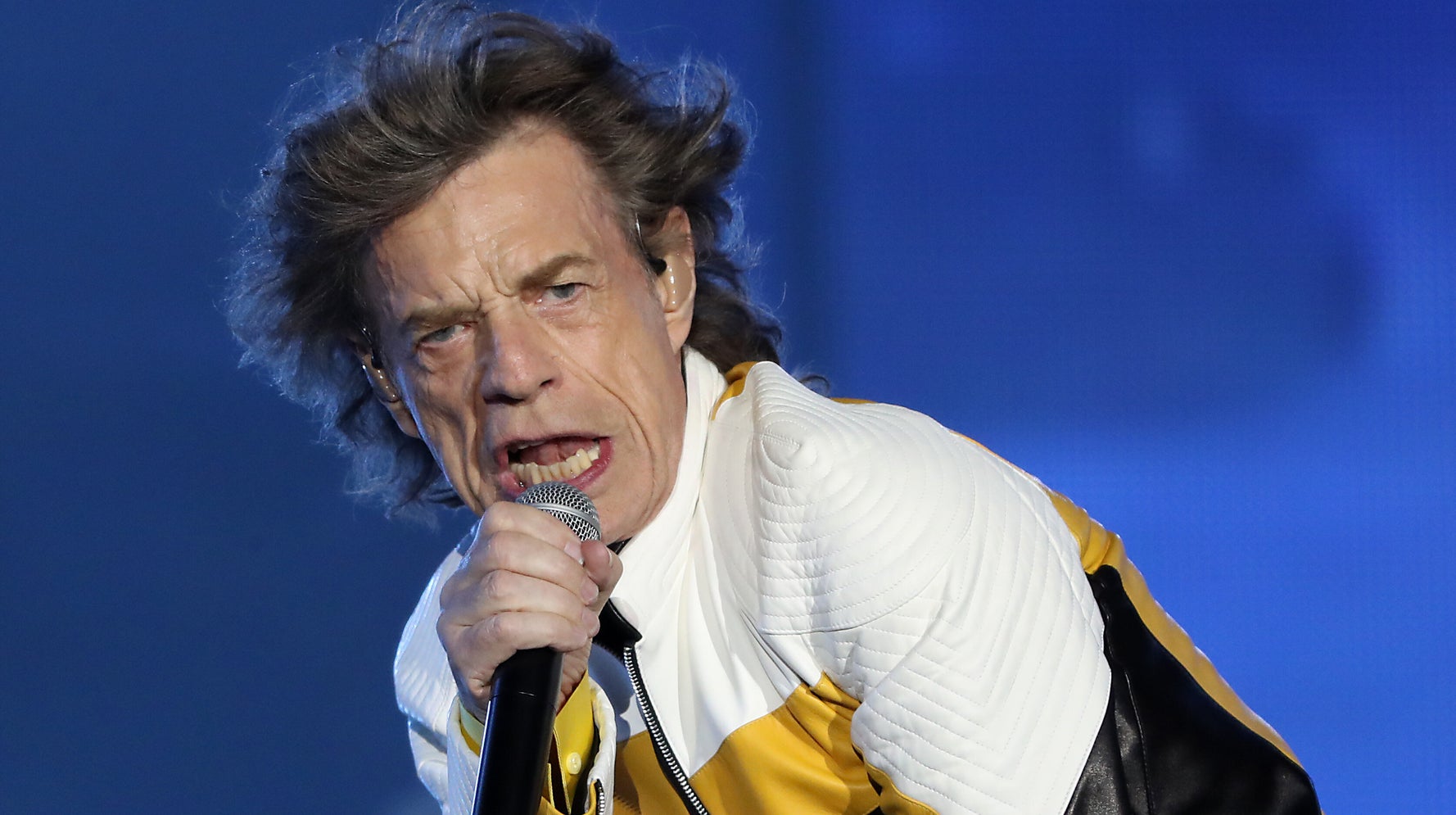 Mick Jagger Mocks Trump's Revolutionary War Airports Blunder At Massachusetts Concert HuffPost
