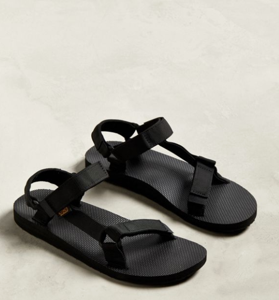 Sandales Teva pour homme 66$ 