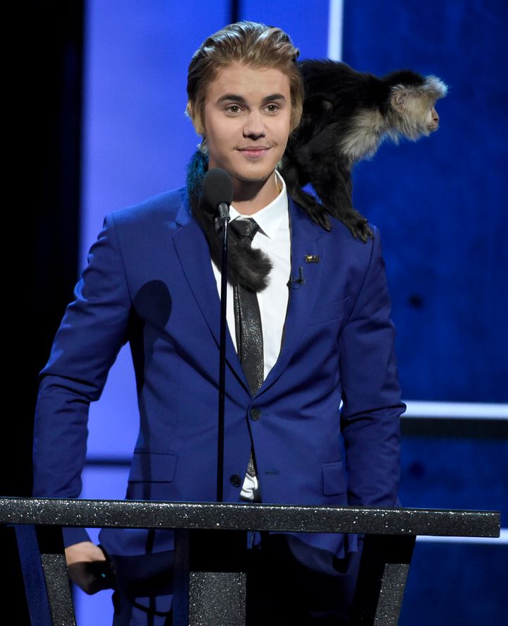 Justin Bieber with the unlucky monkey in 2015.