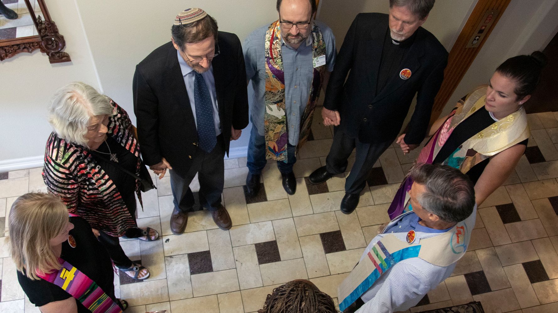 Interfaith Clergy Gather To Bless Texas Abortion Clinic And Its Staff Huffpost