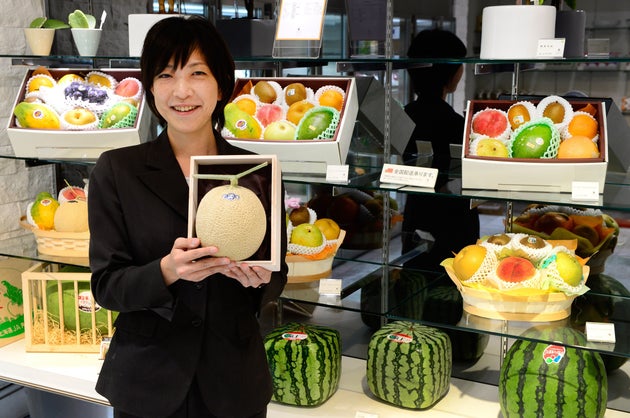 Melão a preço de carro: Conheça o luxuoso mercado de frutas no