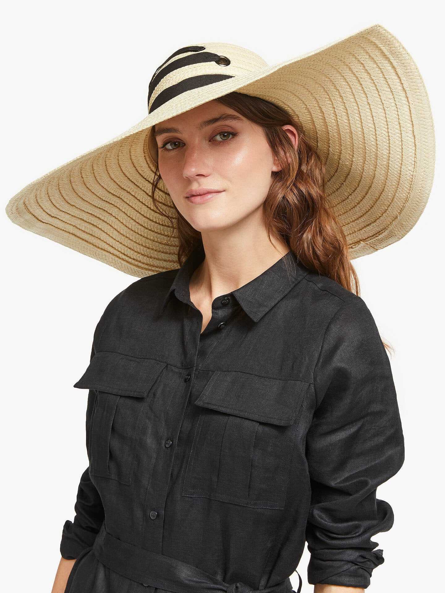 6 Giant Sun Hats Inspired By Ariana 