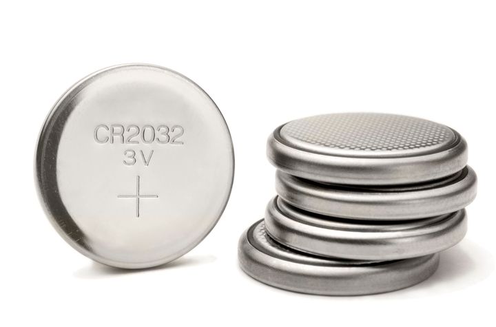 Button batteries look like small metal buttons.&nbsp;