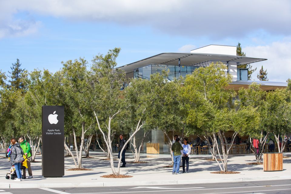 Τα κεντρικά γραφεία της Apple εκτιμούνται ως ένα από τα πιο ακριβά κτίρια στον