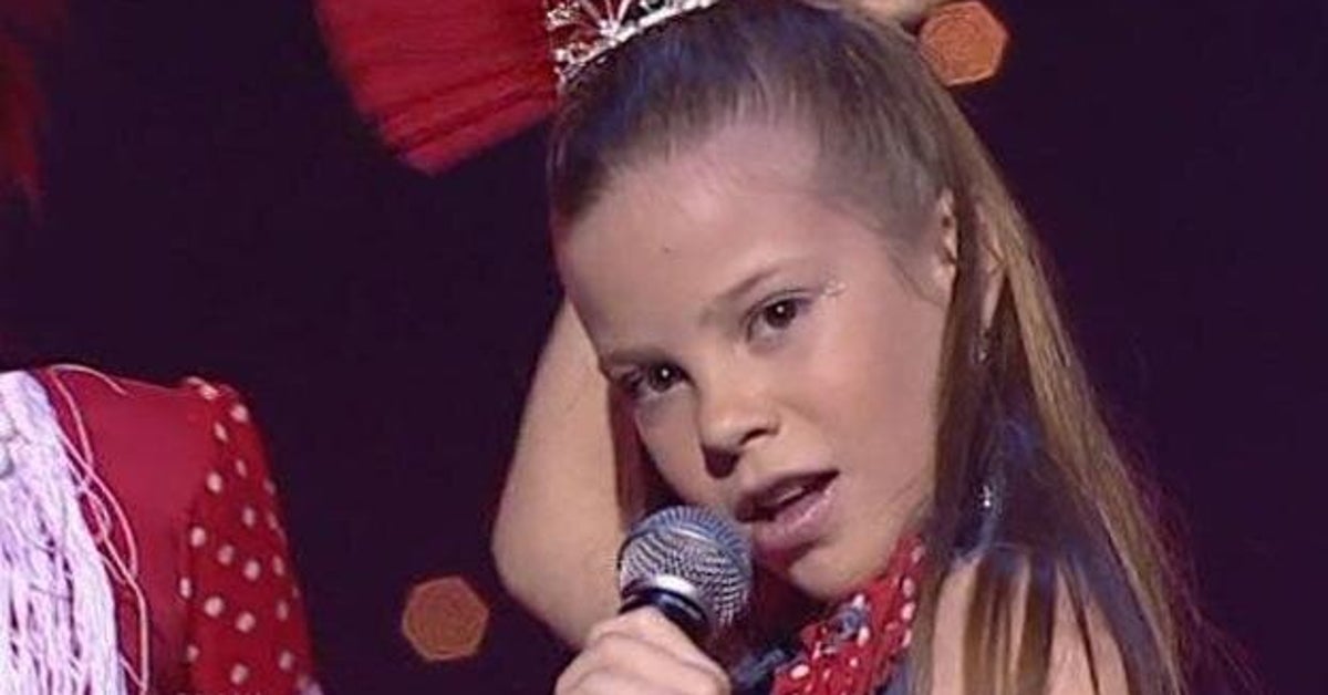 Maria Isabel Desata La Locura Cantando Antes Muerta Que Sencilla 15 Anos Despues El Huffpost