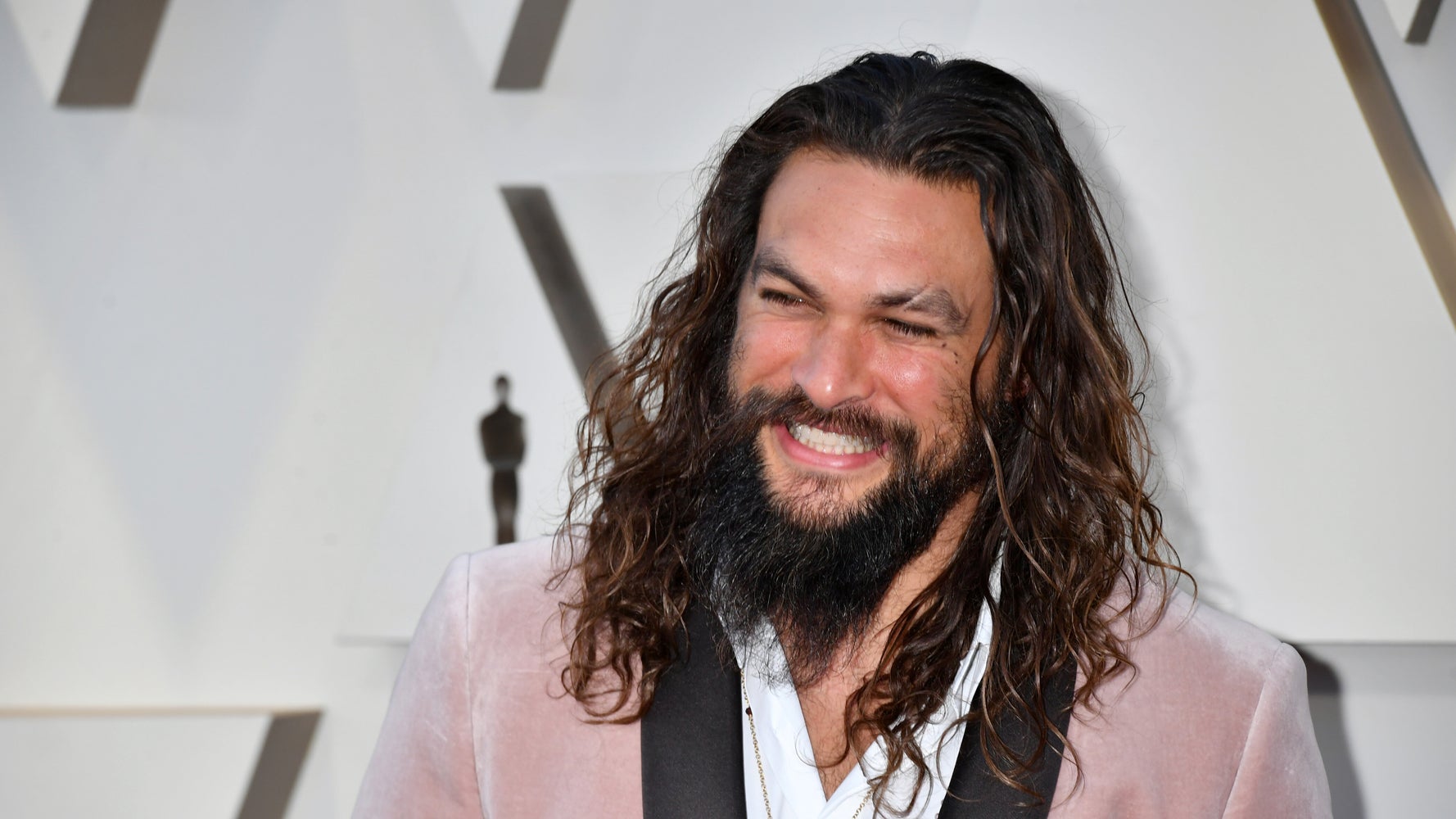 Aquaman Actor Jason Momoa Is Being Body Shamed Really Huffpost Null