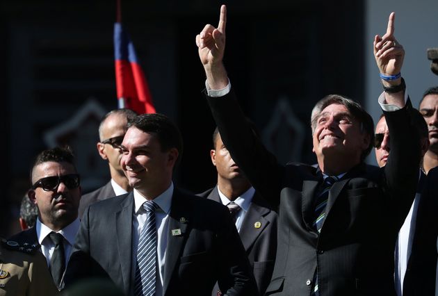 EscÃ¢ndalo que envolve FlÃ¡vio Bolsonaro veio Ã  tona apÃ³s posse de seu pai,...