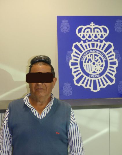 Man Arrested In Spain Had Cocaine Under Toupee Police HuffPost