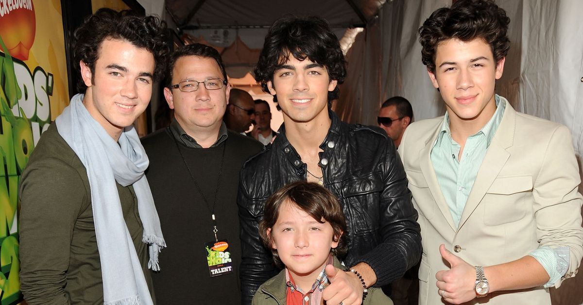 Jonas Brothers & Corporate Magic co-create halftime show.