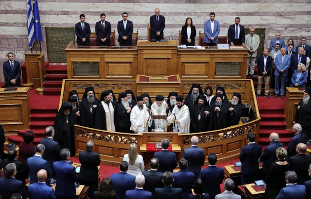 Η ορκωμοσία των 300 της Βουλής σε