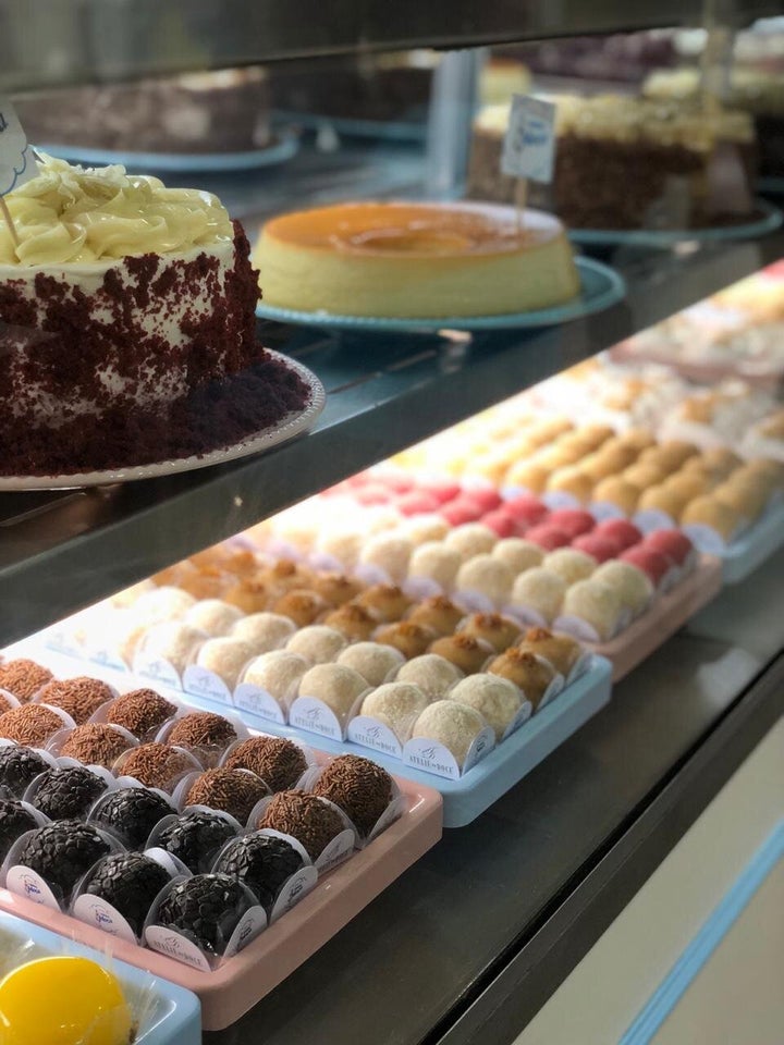 Brigadeiro com leite condensado: obrigatório.