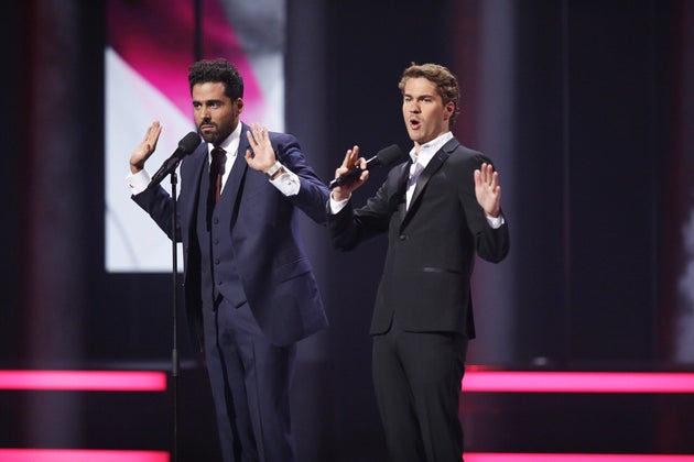 Juste Pour Rire La Complicite Et La Folie Du Duo Julien Lacroix Adib Alkhalidey Huffpost Quebec